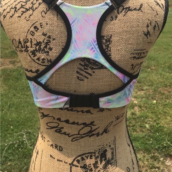 Victoria Secret PINK Ultimate Push Up Bra - Picture 4 of 4